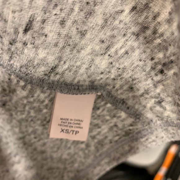 ❤️ 3 for $40- Victoria Secret sleepwear top - Picture 3 of 4